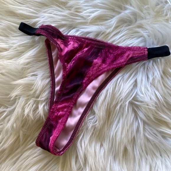 Groovy purple swirl print thong - Picture 2 of 6